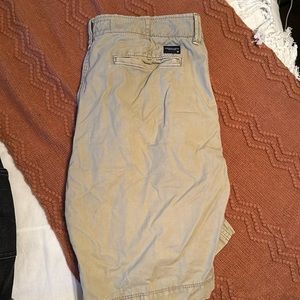 American Eagle khaki men’s shorts